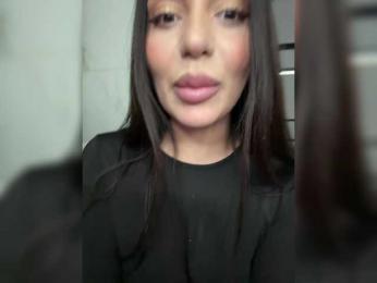 Kristalyy webcam bongacams model stream image