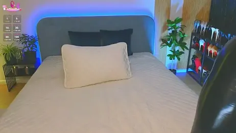 Kira_from_UA webcam model stream image