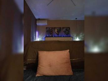 -Lili webcam bongacams model stream image