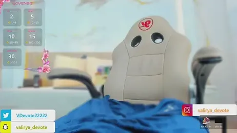 valirya_devote webcam model stream image