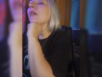 Tanysha-1 webcam bongacams model stream image