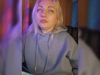 Tanysha-1 webcam bongacams model stream image