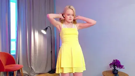 StarrShinee webcam model stream image