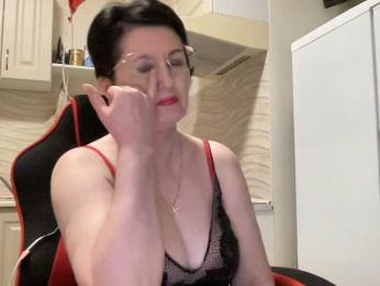 HotMilfPussy webcam model stream image