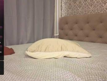 SilkyMiley webcam model stream image