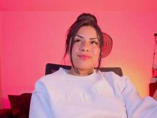 ivynaugthyqueen webcam camsoda model stream image