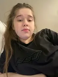 HornyGirlH webcam model stream image