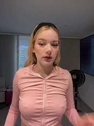 NicoleCut webcam model stream image