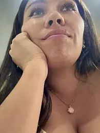 LIZ-06_ webcam model stream image