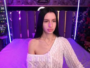 SnowWhiteee webcam model stream image