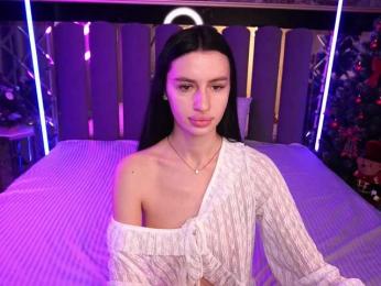 SnowWhiteee webcam model stream image