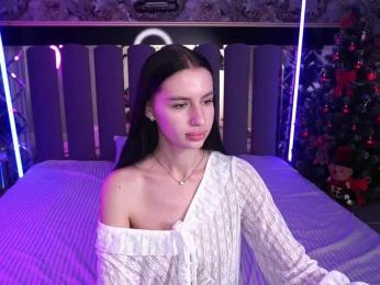 SnowWhiteee webcam model stream image