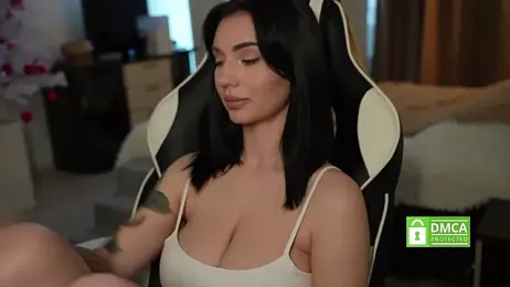 LindaWarners webcam model stream image