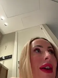 EmaSalis webcam model stream image