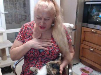 MonaMonako webcam model stream image