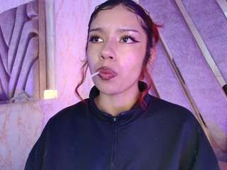 red-pandaa webcam model stream image