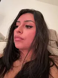 sweetAli_ webcam model stream image