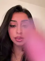 sweetAli_ webcam model stream image