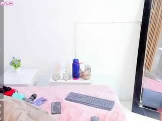 laurasaenz01 webcam model stream image