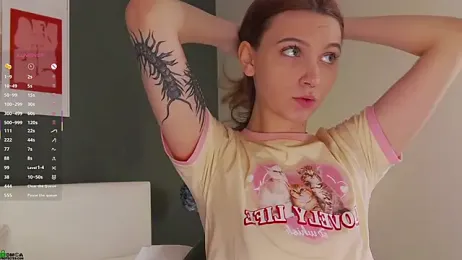 SaraHearts webcam model stream image