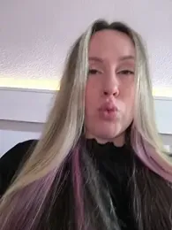 Mona_Plus webcam stripchat model stream image