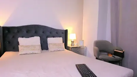 ElizzaBubble webcam stripchat model stream image