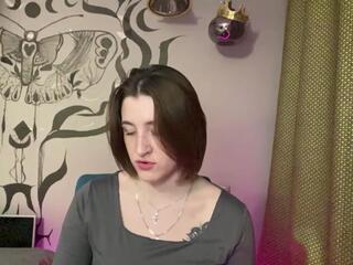 Kyong Niwa webcam model stream image