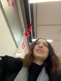 DollyTall webcam model stream image