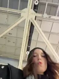 DollyTall webcam model stream image