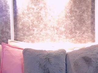 Victoria Lois webcam model stream image