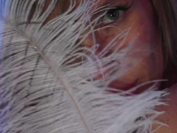 ALVUWKA webcam bongacams model stream image