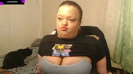 Janiffer_MiMi webcam model stream image